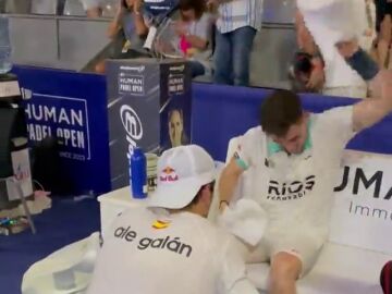 VÍDEO: La increíble imagen de Ale Galán consolando a su compañero Jon Sanz tras caer en semifinales