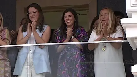Teresa Urquijo, feliz en la investidura de Almeida Teresa Urquijo, feliz en la investidura de Almeida