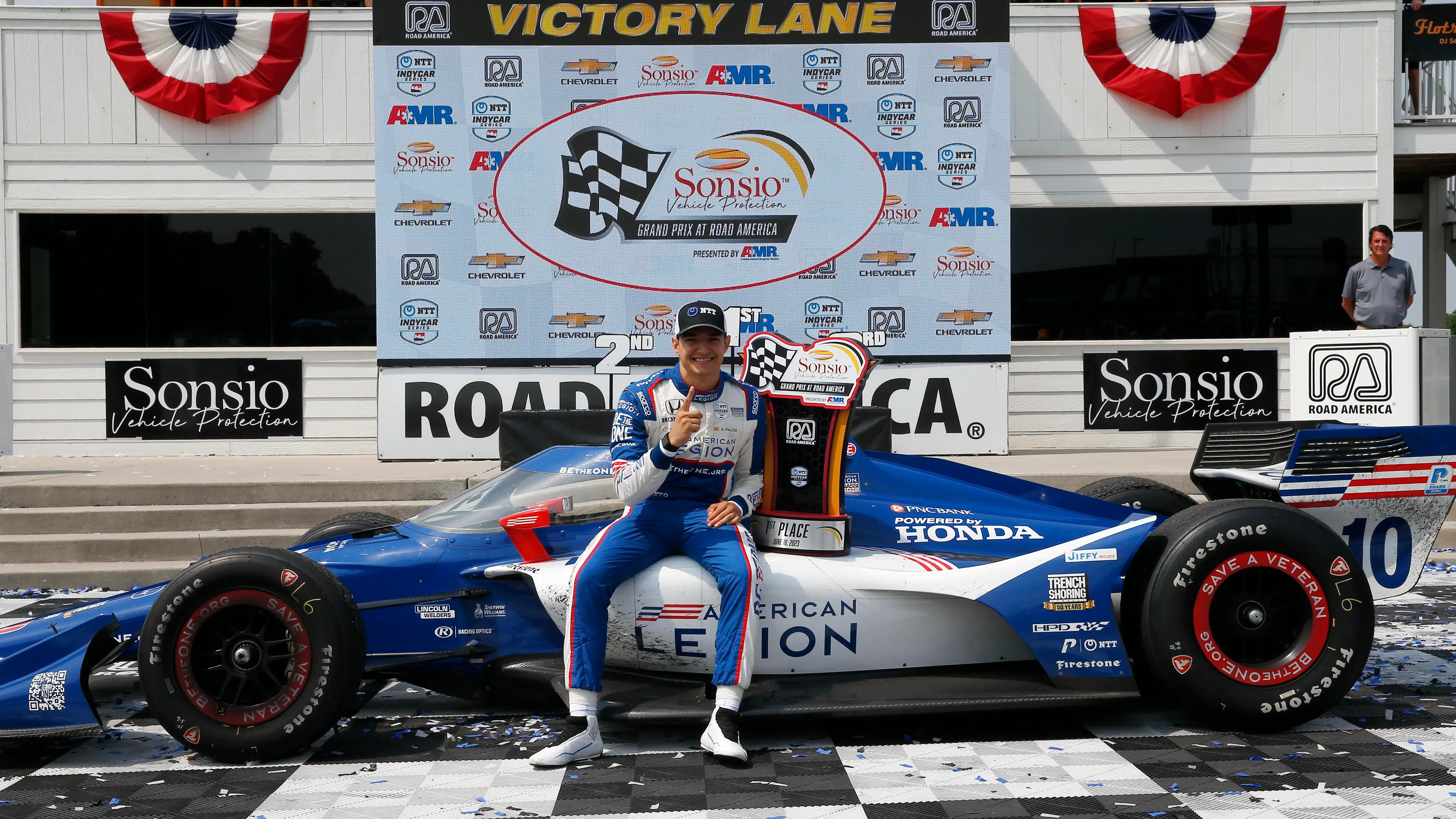 &Aacute;lex Palou celebra su victoria en el Road America