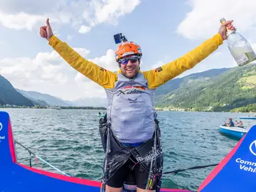 Christian Maurer celebra su victoria en la X-Alps 2023 Christian Maurer celebra su victoria en la X-Alps 2023