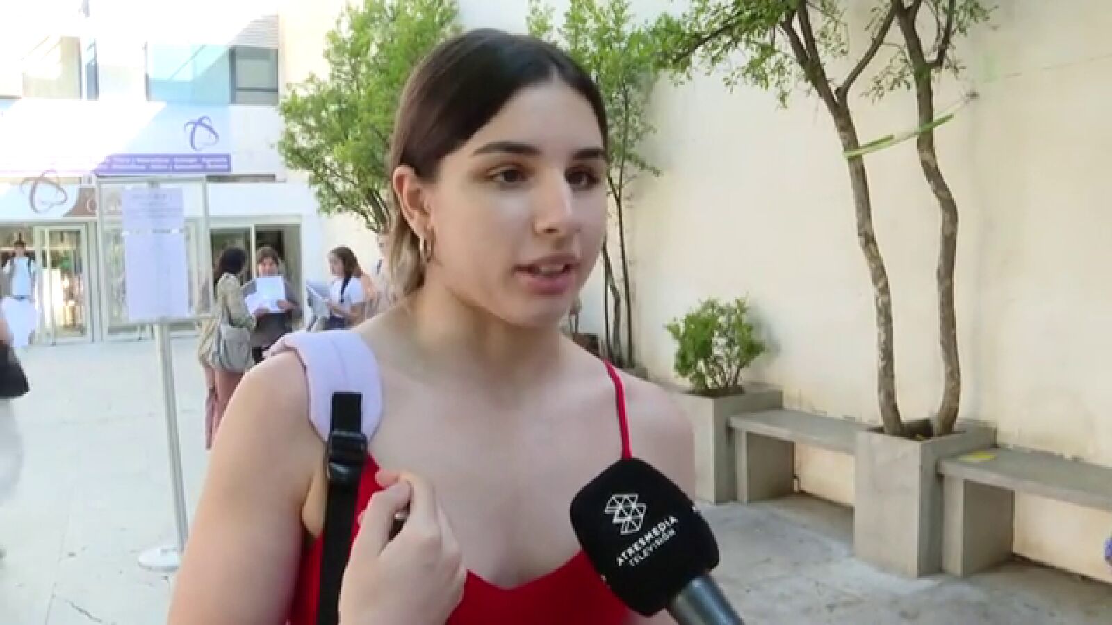 Carolina, una joven invidente que se ha presentado a la EBAU: “He estudiado lo mismo y con los mismos nervios”