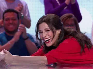 “A sus pies”: Los invitados se rinden a la proeza de Ana Álvarez “A sus pies”: Los invitados se rinden a la proeza de Ana Álvarez