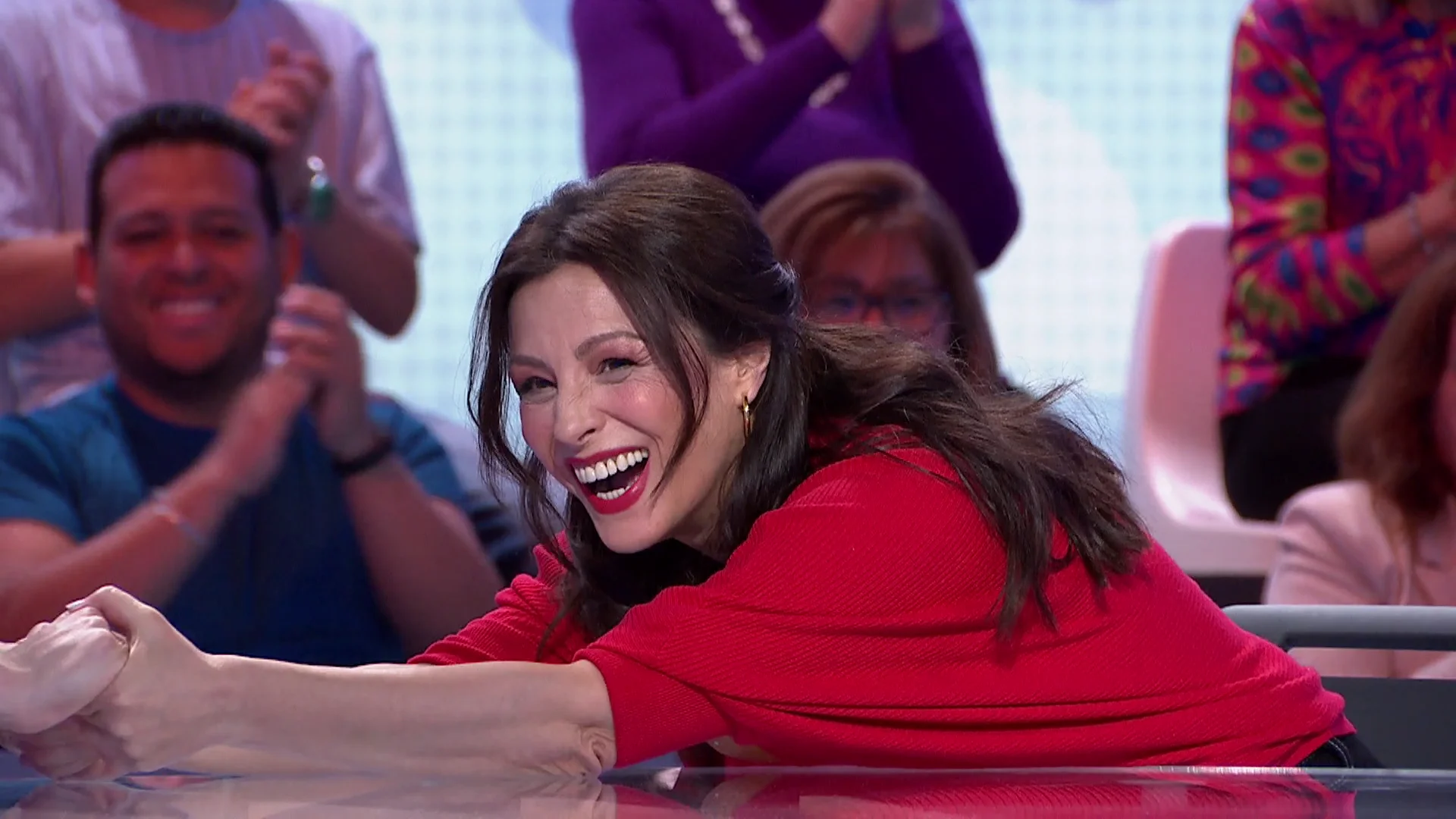 &ldquo;A sus pies&rdquo;: Los invitados se rinden a la proeza de Ana &Aacute;lvarez 