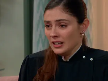 Andrea sufre un ataque de nervios al escuchar las palabras de Quintero: "Nieves ha muerto" Andrea sufre un ataque de nervios al escuchar las palabras de Quintero: "Nieves ha muerto"