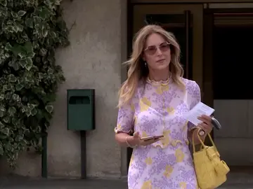 La madre de Íñigo Onieva, Carolina Molas, explica el motivo por el que finalmente posará en la exclusiva de la boda de su hijo con Tamara Falcó La madre de Íñigo Onieva, Carolina Molas, explica el motivo por el que finalmente posará en la exclusiva de la boda de su hijo con Tamara Falcó