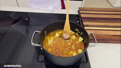 Incorpora un poco de sal y cubre con agua Incorpora un poco de sal y cubre con agua