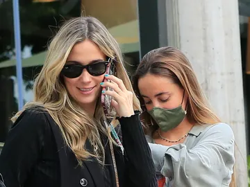 María Pombo y su hermana, Lucía Pombo María Pombo y su hermana, Lucía Pombo