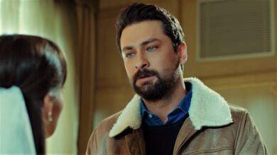 Alihan se despide entre lágrimas de Zeynep: 