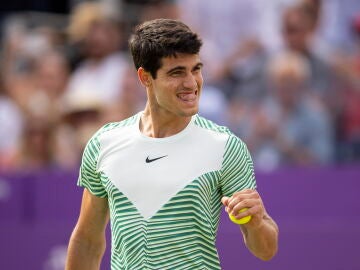 Carlos Alcaraz celebra su victoria ante Sebastian Korda