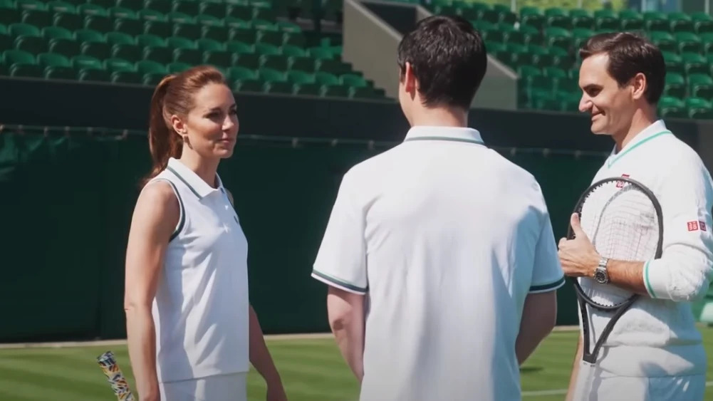 Roger Federer y Kate Middleton, en una de las pistas de Wimbledon