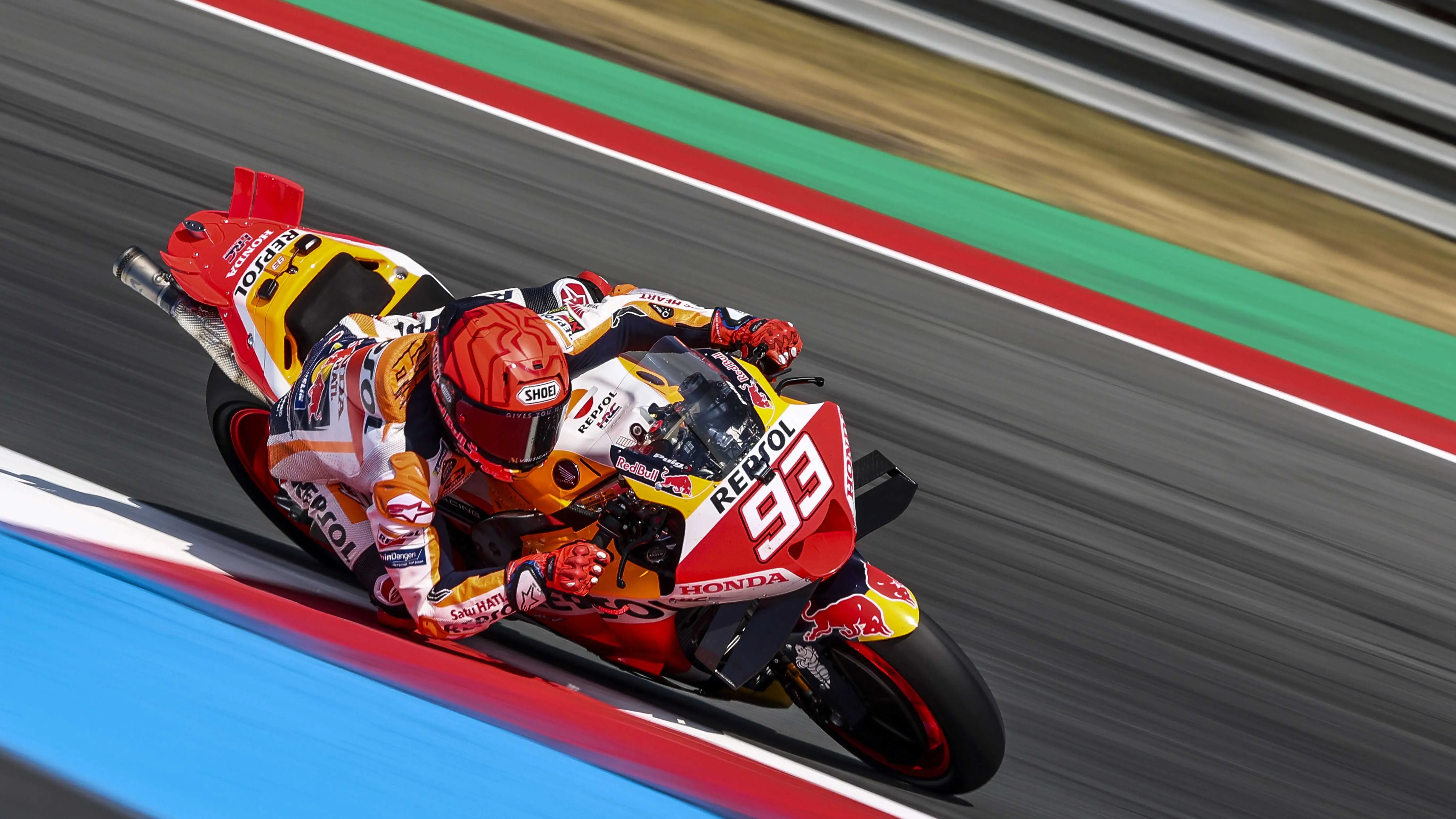 Marc M&aacute;rquez negocia una curva en Assen, en el GP de Pa&iacute;ses Bajos