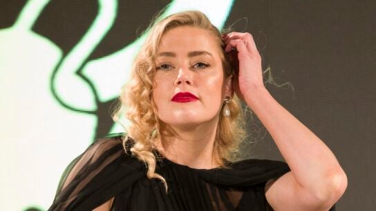 Amber Heard en el 69 Festival de Cine de Taormina en Italia presentando su nueva pel&iacute;cula 'In the Fire'