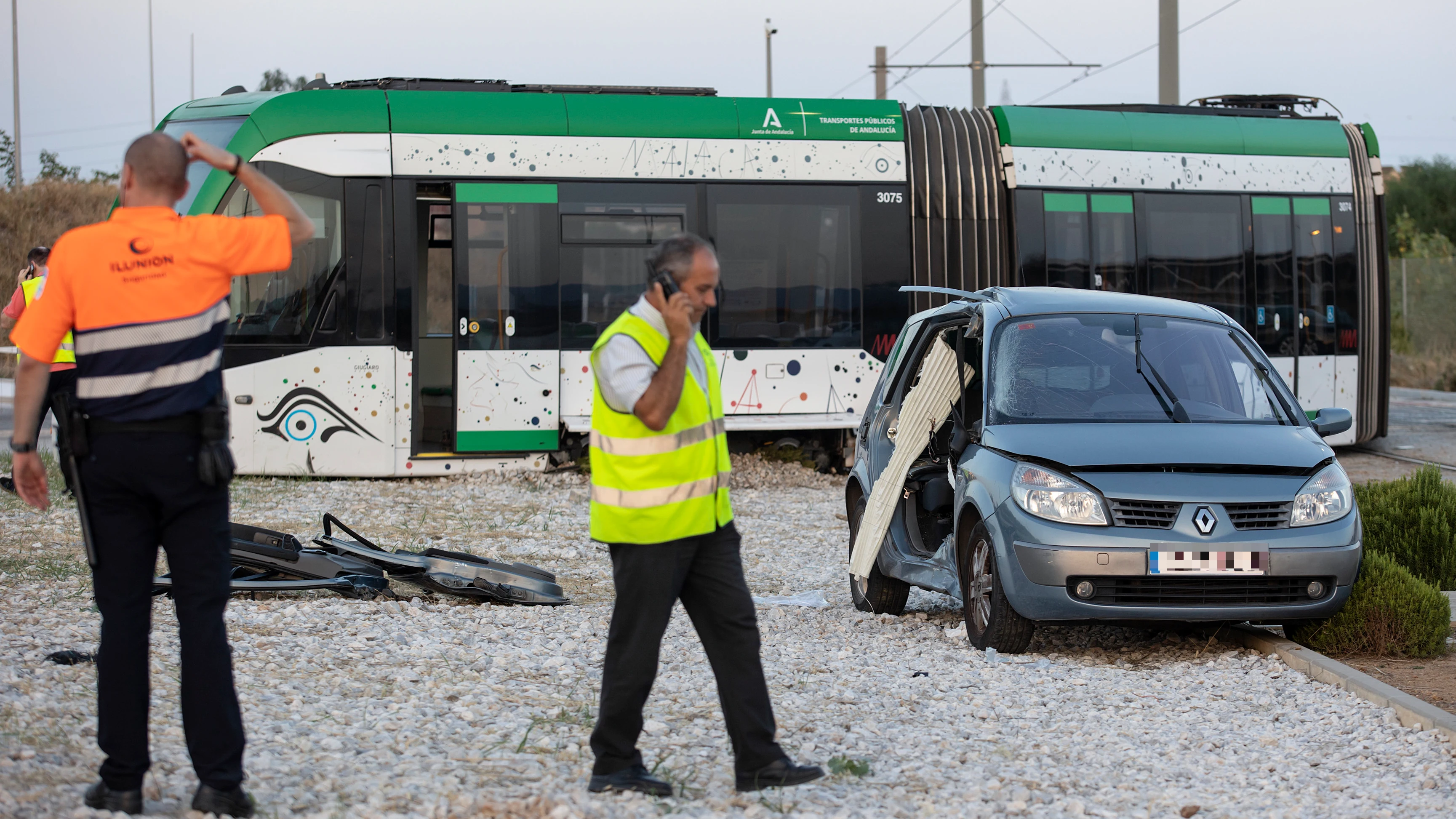 Accidente metro y coche en Málaga Accidente metro y coche en Málaga