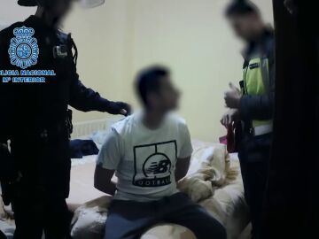 El vídeo de la detención de un alunicero del clan 'Bote Vargas'