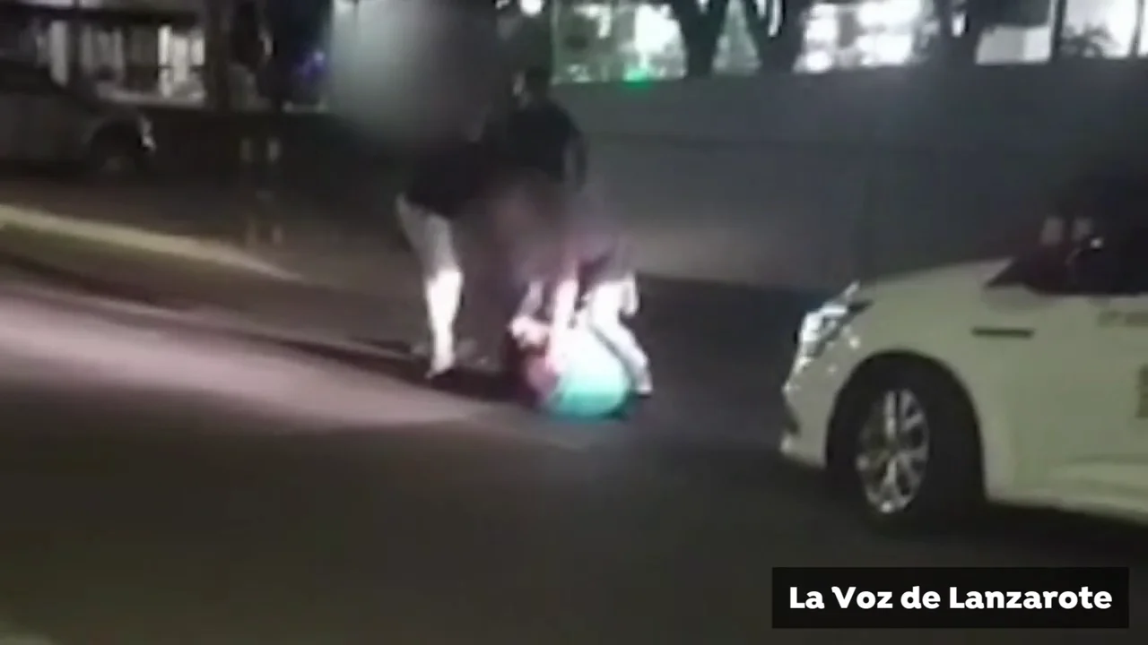 El v&iacute;deo de la violenta agresi&oacute;n a un taxista en la isla de Lanzarote