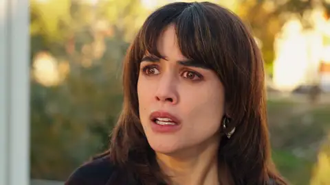 Manuela, pillada mientras intentaba acercarse a Alba: “¡No llames a la policía, por favor!” Manuela, pillada mientras intentaba acercarse a Alba: “¡No llames a la policía, por favor!”