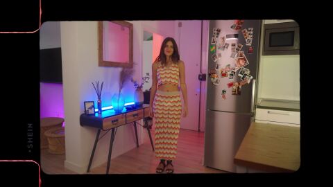SHEIN VCAY con patrón de cheurón, top halter y falda