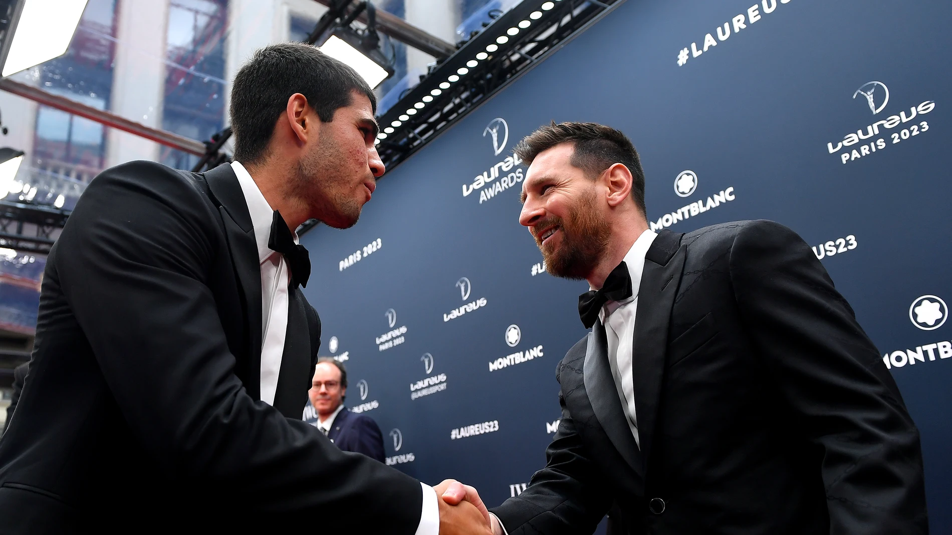 Carlos Alcaraz saluda a Leo Messi en los premios Laureus Carlos Alcaraz saluda a Leo Messi en los premios Laureus
