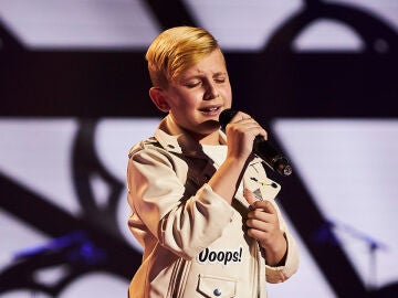 El quejido de Adri&aacute;n emociona a los coaches al cantar por Roc&iacute;o Jurado en la Semifinal 