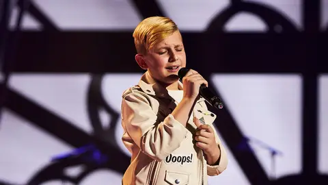 El quejido de Adrián emociona a los coaches al cantar por Rocío Jurado en la Semifinal El quejido de Adrián emociona a los coaches al cantar por Rocío Jurado en la Semifinal