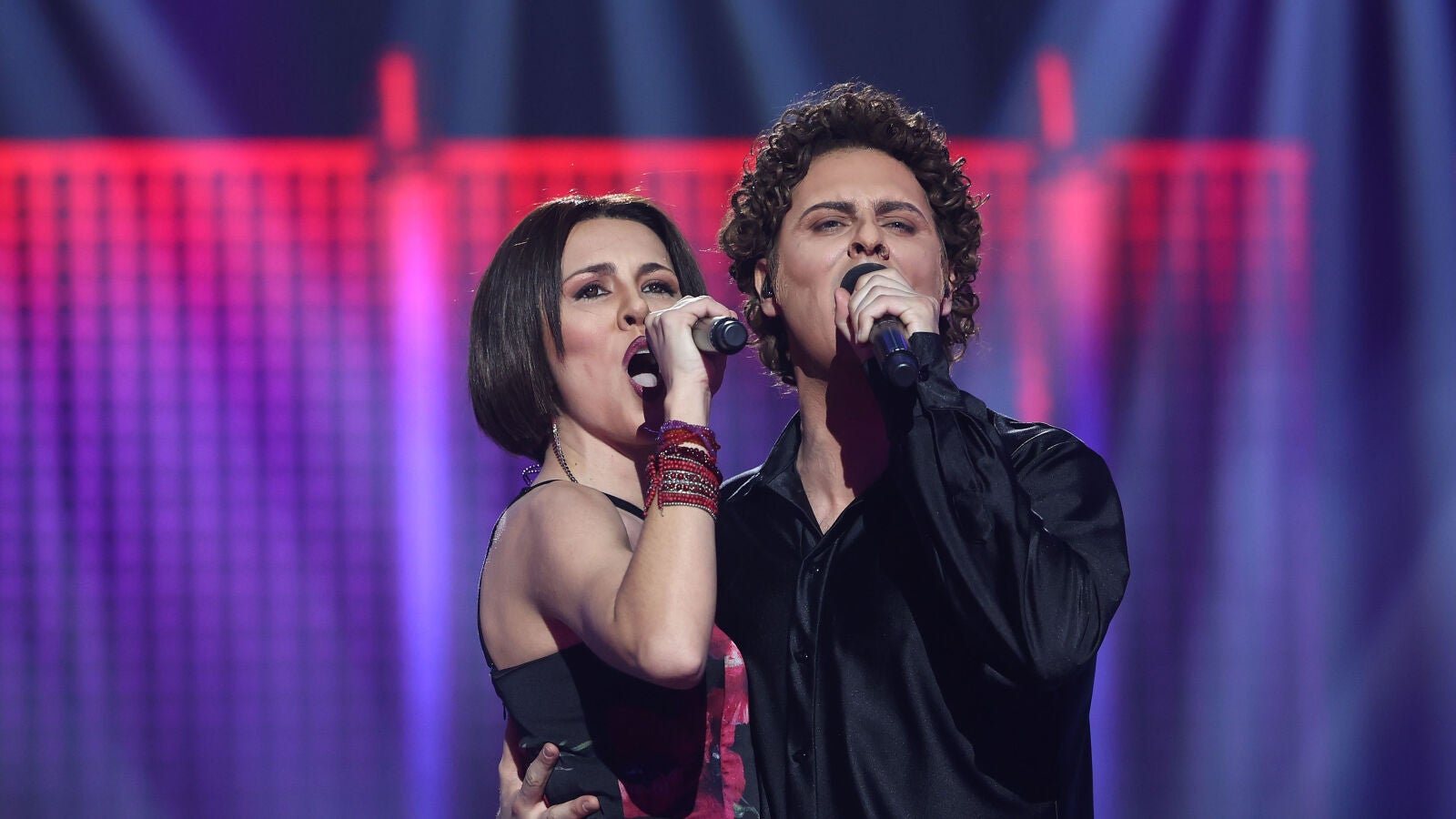 Épico: Andrea Guasch y Rosco recrean la química de Chenoa y David Bisbal con ‘Escondidos’