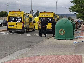 Servicios de Emergencia de La Rioja en el lugar en el que ha muerto un hombre tras una discusión de tráfico