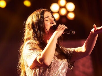 El gesto de Luc&iacute;a Fern&aacute;ndez con Sebasti&aacute;n Yatra durante su actuaci&oacute;n en &lsquo;La Voz Kids&rsquo;