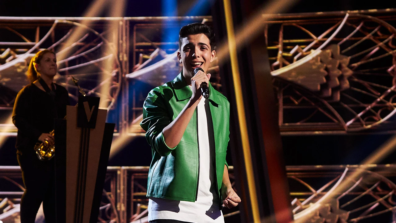 ¡Menuda locura de voz! Álvaro revive a Elvis Presley con su espectacular actuación ¡Menuda locura de voz! Álvaro revive a Elvis Presley con su espectacular actuación