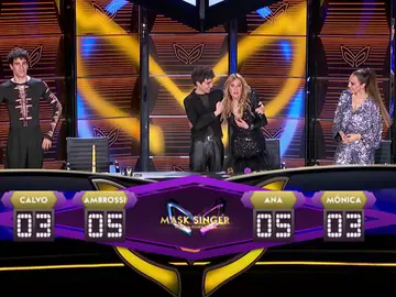 La lucha por los prismáticos dorados: Javier Ambrossi y Ana Obregón, a por todas en la Gran Fina de 'Mask Singer' La lucha por los prismáticos dorados: Javier Ambrossi y Ana Obregón, a por todas en la Gran Fina de 'Mask Singer'
