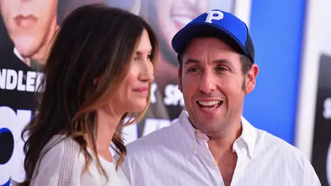 El actor Adam Sandler y su mujer Jackie Sandler El actor Adam Sandler y su mujer Jackie Sandler