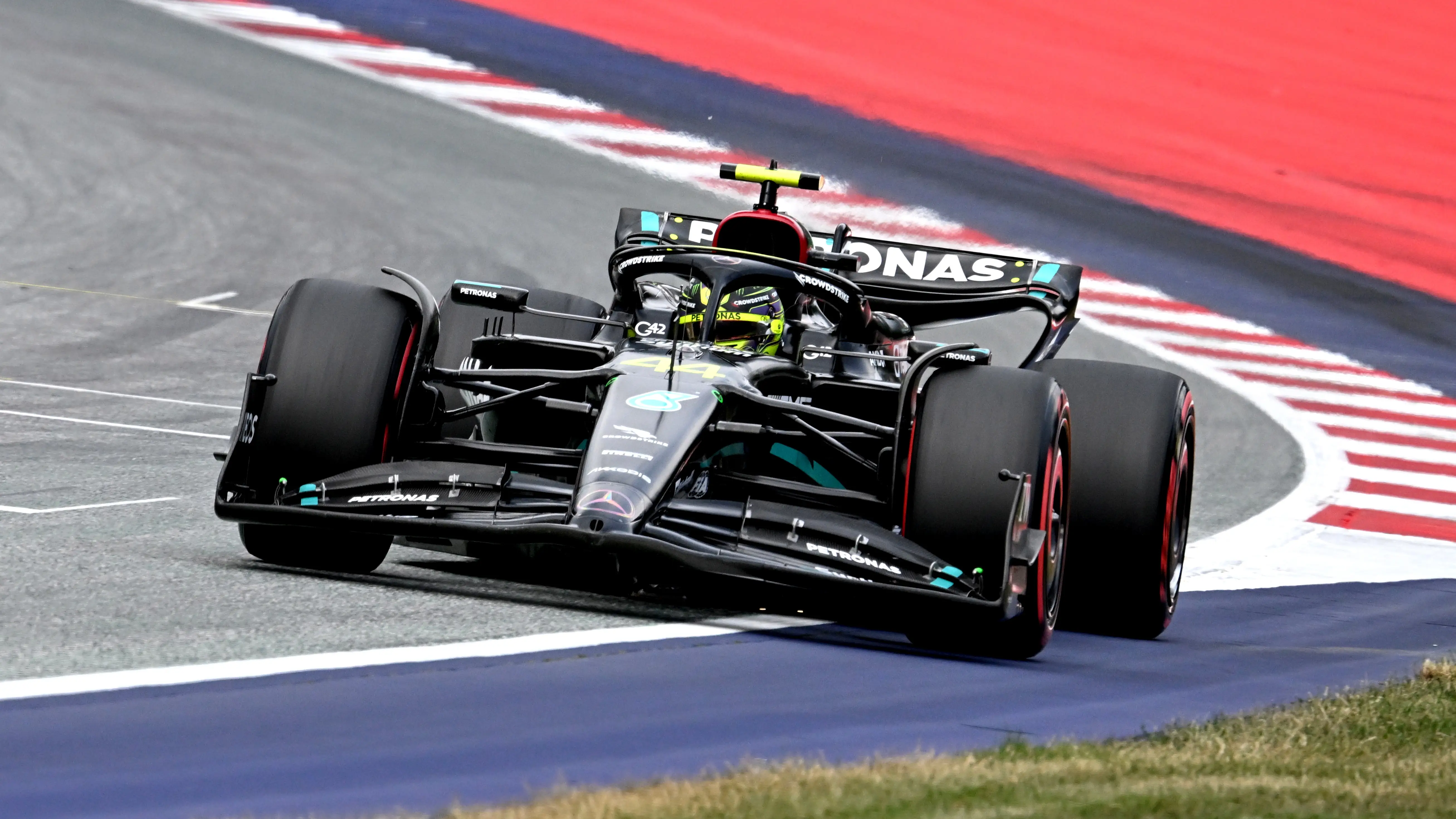 El piloto británico de Fórmula 1 Lewis Hamilton El piloto británico de Fórmula 1 Lewis Hamilton