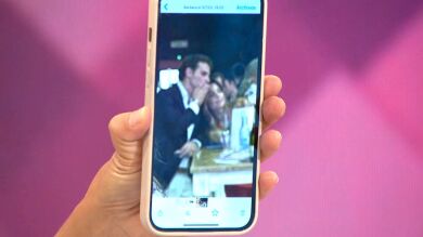 Albert Rivera y Fiona Ferrer muy cercanos en la fiesta de ‘El turronero’ de Sevilla: 