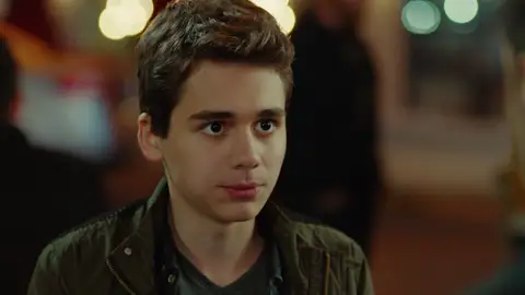 Kaya descubre que Erim y él tienen el mismo grupo sanguíneo… ¿Qué hará ahora? Kaya descubre que Erim y él tienen el mismo grupo sanguíneo… ¿Qué hará ahora?