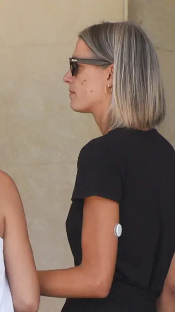 Laura Sánchez, abatida tras la muerte de su padre Laura Sánchez, abatida tras la muerte de su padre