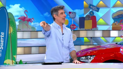 “Hacéis la ola cuando os da la gana a vosotros”: Jorge Fernández explica cómo funciona ‘La ruleta de la suerte’ Muchas veces, los concursantes se alegran tanto al acertar que lo celebran a destiempo de los demás. El presentador nos ha confesado quién se encarga de esto en el programa.