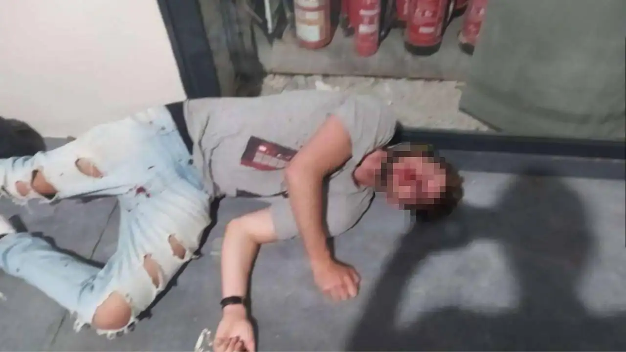 Hombre herido presuntamente por dos puertas de un pub Hombre herido presuntamente por dos puertas de un pub