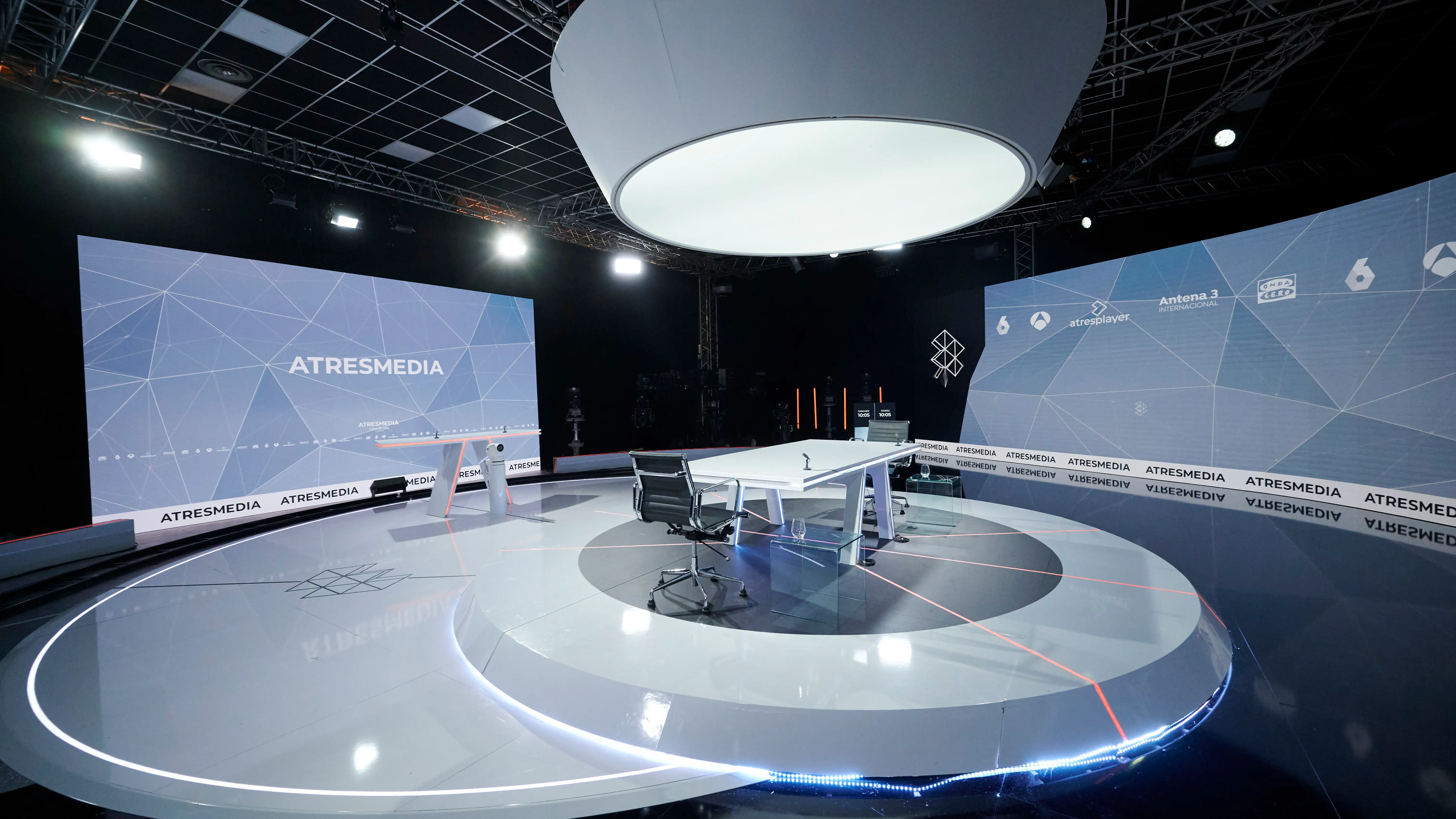 El plató de 'Cara a Cara. El Debate' El plató de 'Cara a Cara. El Debate'