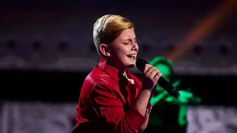 El público ayuda a Adrián a cantar ‘Como las alas al viento’ en la Gran Final de ‘La Voz Kids’ El público ayuda a Adrián a cantar ‘Como las alas al viento’ en la Gran Final de ‘La Voz Kids’