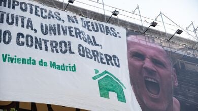 'Desokupa' asegura que el juez desestima la petición de ERC y PSOE y no retirará la lona de Atocha