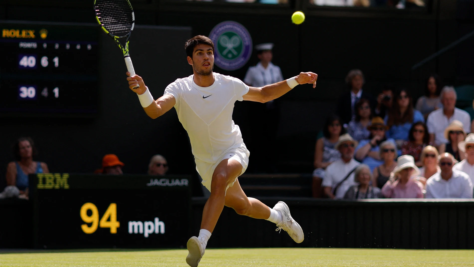 Alcaraz durante su partido con Müller en segunda ronda Alcaraz durante su partido con Müller en segunda ronda