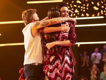 &iexcl;Qu&eacute; momentazo! Dani Fern&aacute;ndez, Manuela y &Aacute;lvaro sacan a bailar a los coaches al escenario
