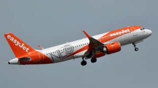 Imagen de archivo de un avi&oacute;n de la compa&ntilde;&iacute;a EasyJet
