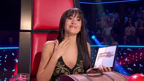 El llanto desconsolado de Aitana al hablar de sus padres: “Siento que estoy aquí por ellos” El llanto desconsolado de Aitana al hablar de sus padres: “Siento que estoy aquí por ellos”