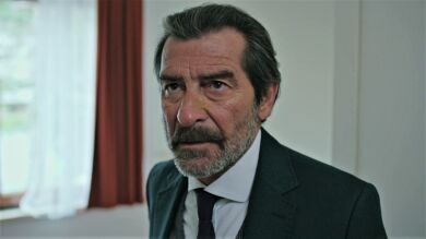 Yekta consigue su objetivo y vuelve a casa con Laçin... ¿hasta cuándo podrá seguir mintiendo?