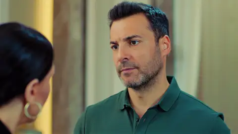 Kaya descubre que Erim no es su hijo y Ender estalla contra él por haberla engañado Kaya descubre que Erim no es su hijo y Ender estalla contra él por haberla engañado