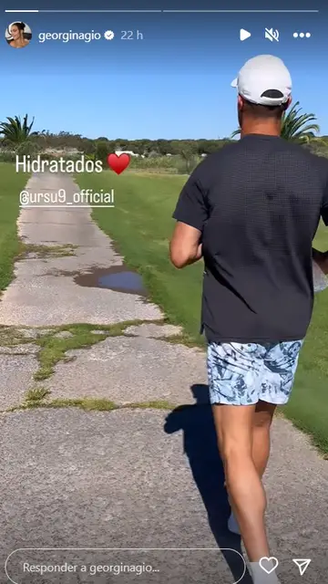Georgina Rodríguez y Cristiano Ronaldo corriendo Georgina Rodríguez y Cristiano Ronaldo corriendo