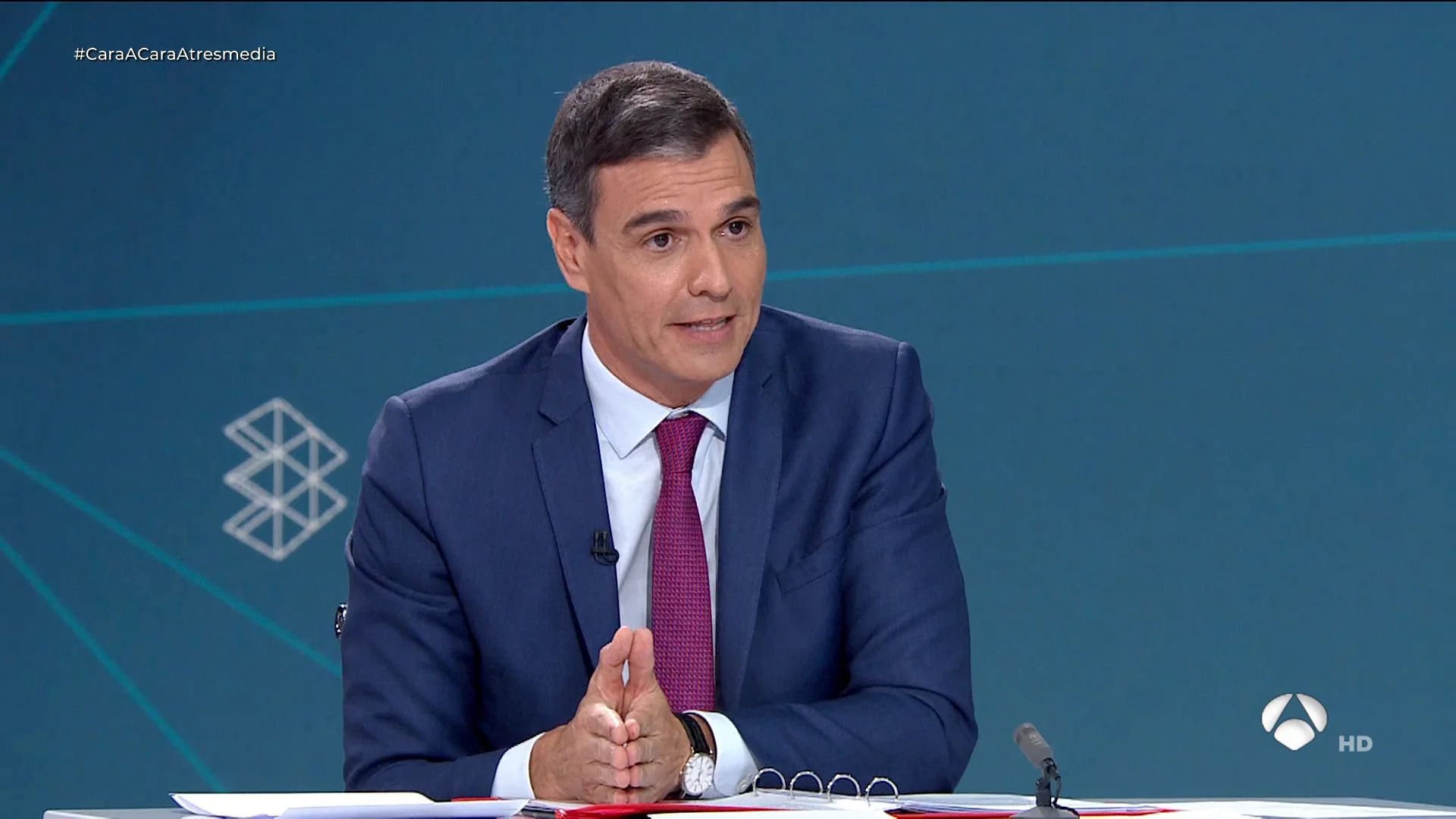 Sánchez defiende sus viajes en Falcon: "Lo usamos para apoyar a Ucrania, Aznar para declarar una guerra ilegal" Sánchez defiende sus viajes en Falcon: "Lo usamos para apoyar a Ucrania, Aznar para declarar una guerra ilegal"