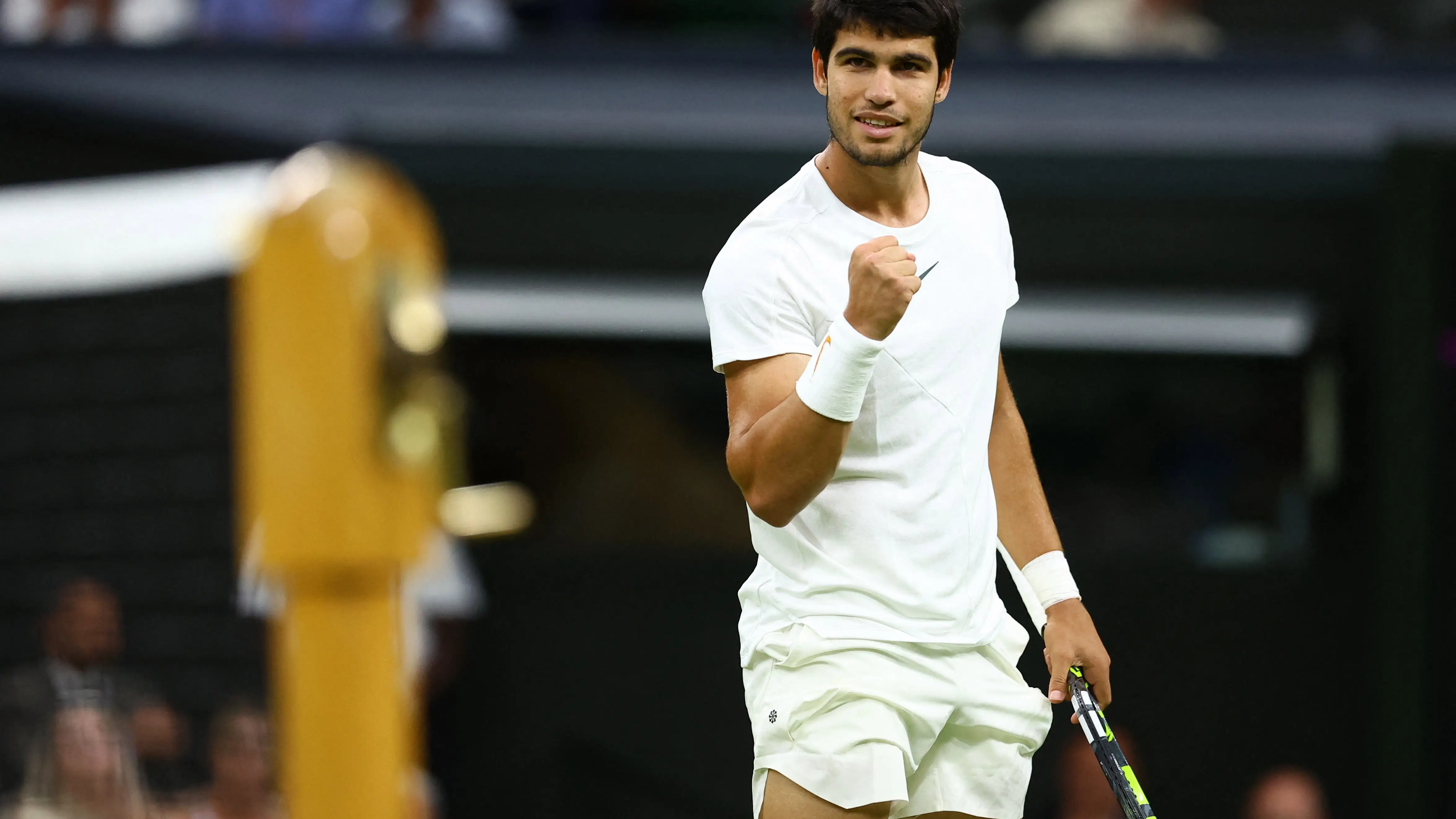 Carlos Alcaraz celebra la victoria ante Matteo Berrettini Carlos Alcaraz celebra la victoria ante Matteo Berrettini