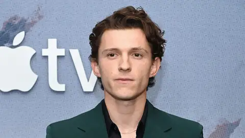 Tom Holland en la premiere de 'The Crowded Room' Tom Holland en la premiere de 'The Crowded Room'