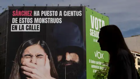 La lona de Vox contra la ley del 'sí es sí' La lona de Vox contra la ley del 'sí es sí'